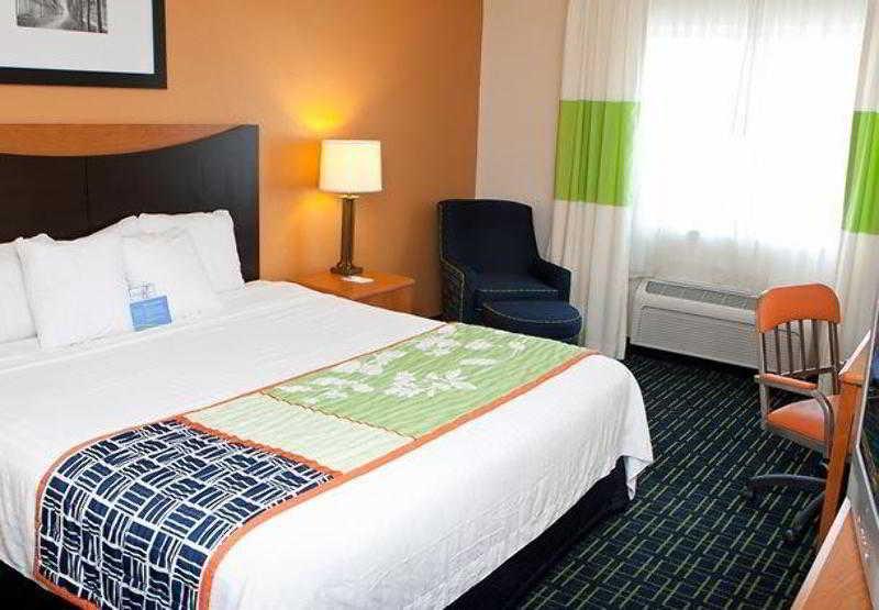 Fairfield Inn & Suites Fort Worth University Drive Δωμάτιο φωτογραφία