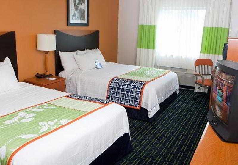 Fairfield Inn & Suites Fort Worth University Drive Δωμάτιο φωτογραφία